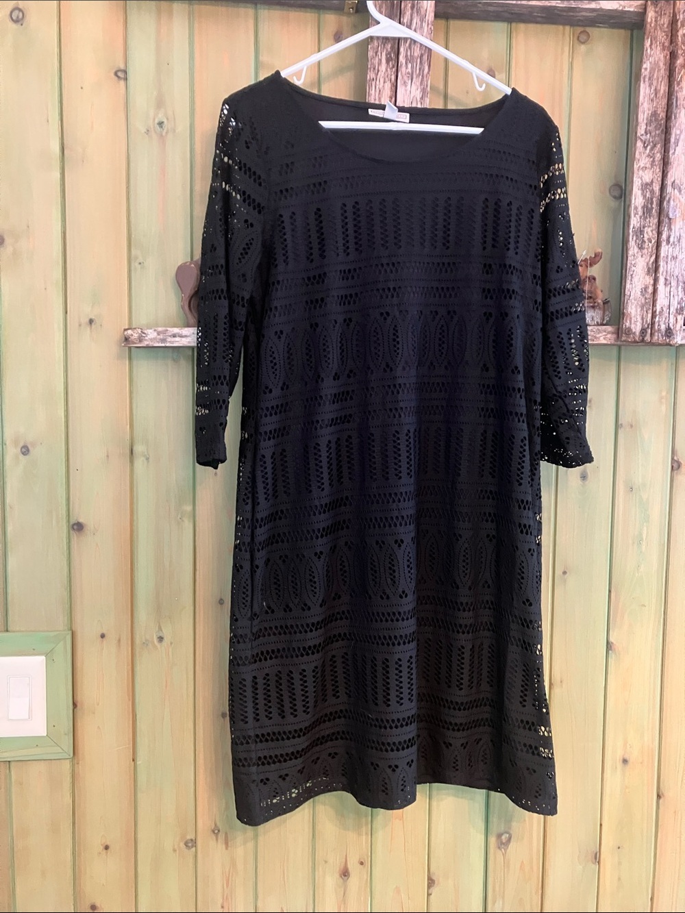 Dana Buchman Woman’s L Black 3/4 Sleeve pullover Lace Overlay Dress
